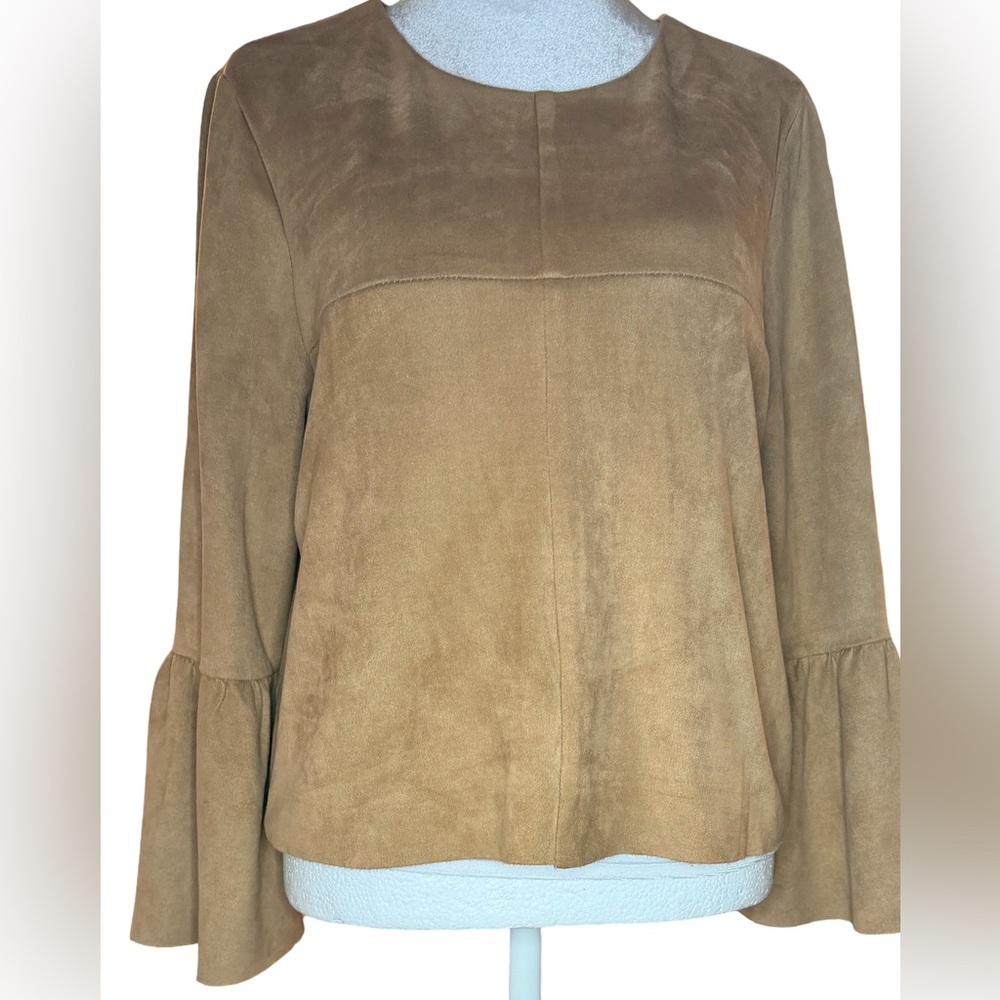 DO+BE Faux Suede Top With Flared Bell 3/4 Length Sleeves In Camel Tan Size S